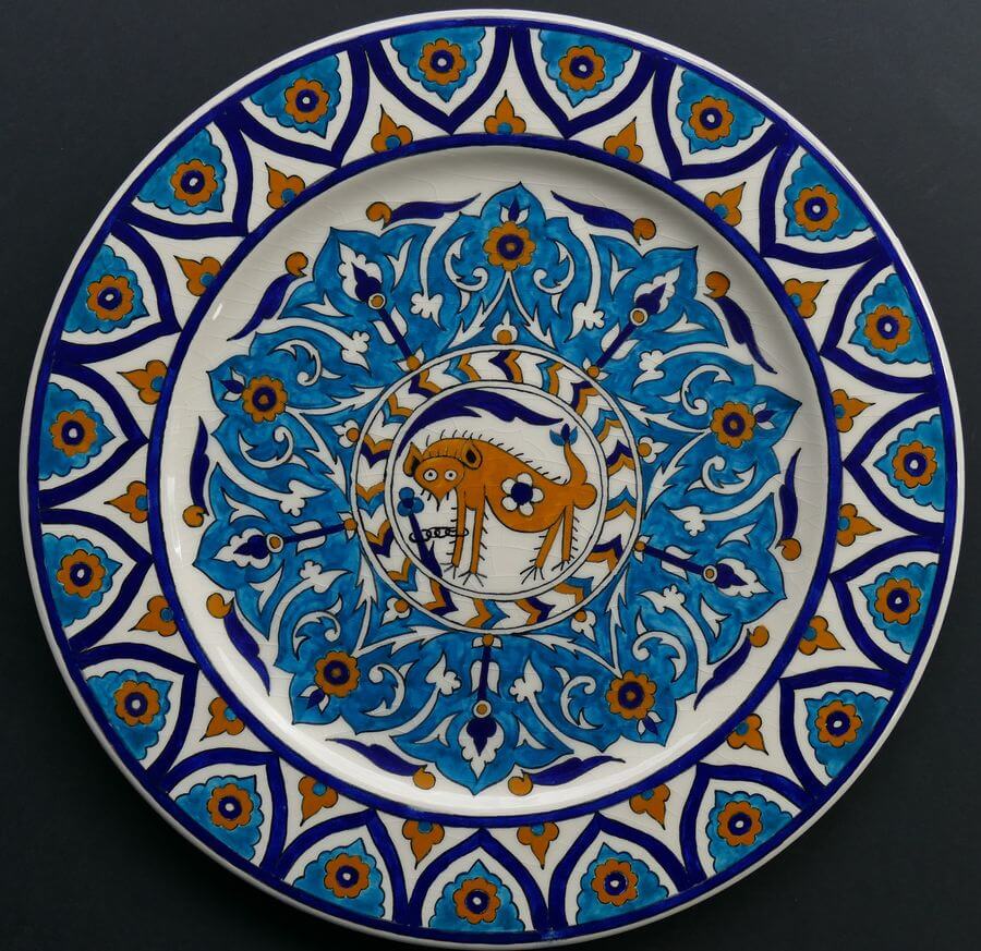 Grande assiette dite Au Lion de Tunis Grande assiette dite Au Lion de Tunis